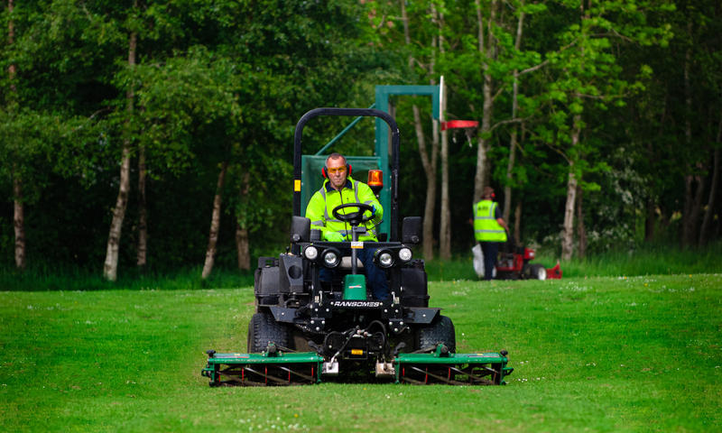 grounds maintenance services in buckinghamshire